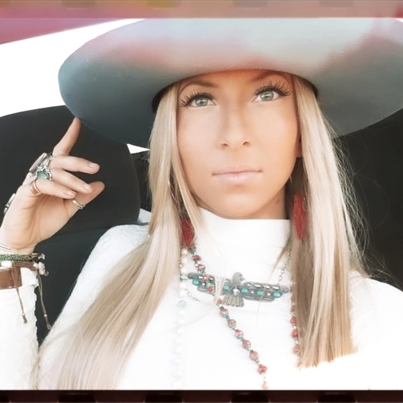 Meet your Posher, Destiny - Picture 1 of 1